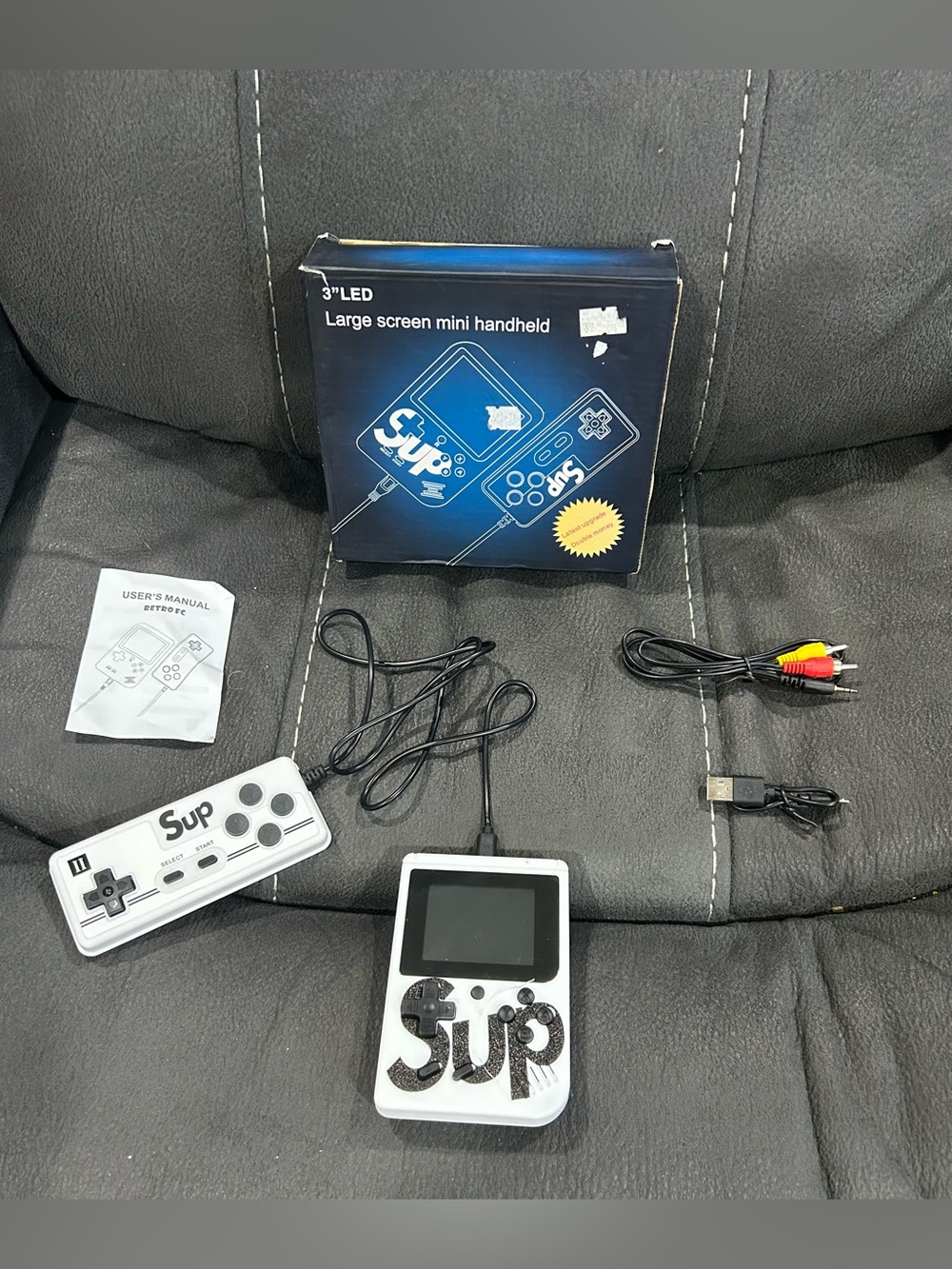 SUP game box! 400 in 1 gameboy! Plus controller & adapter to connect to tv!